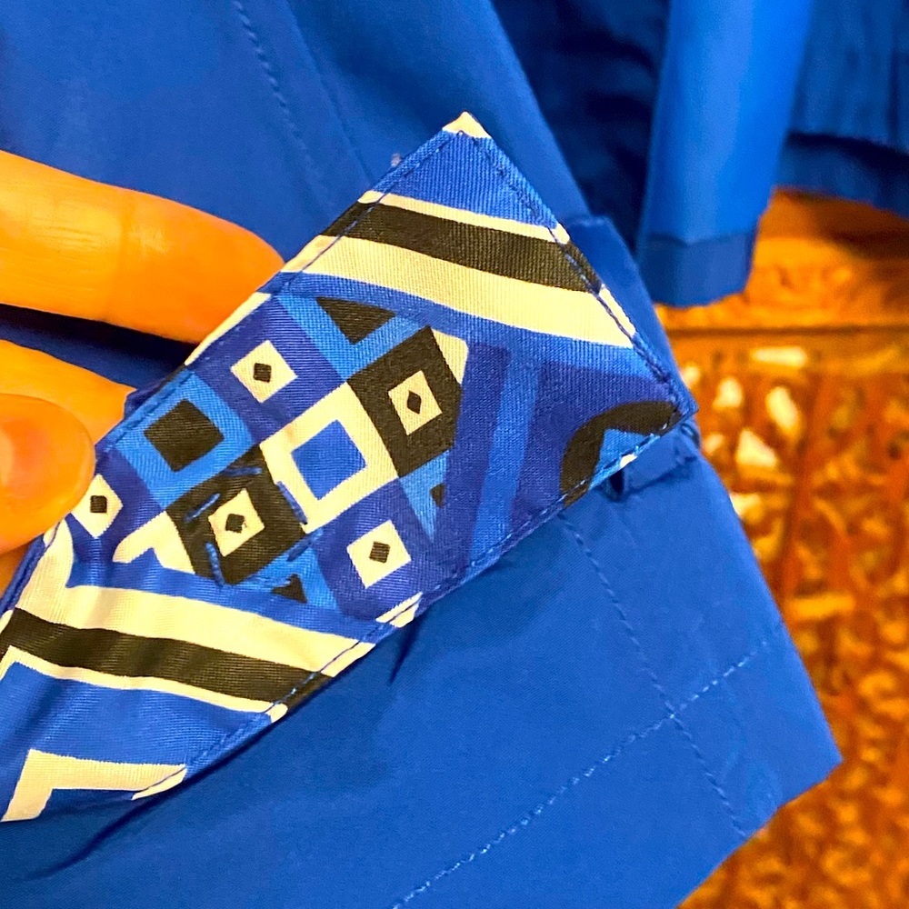 🚺 Chico’s Royal Blue Jacket - Picture 5 of 8